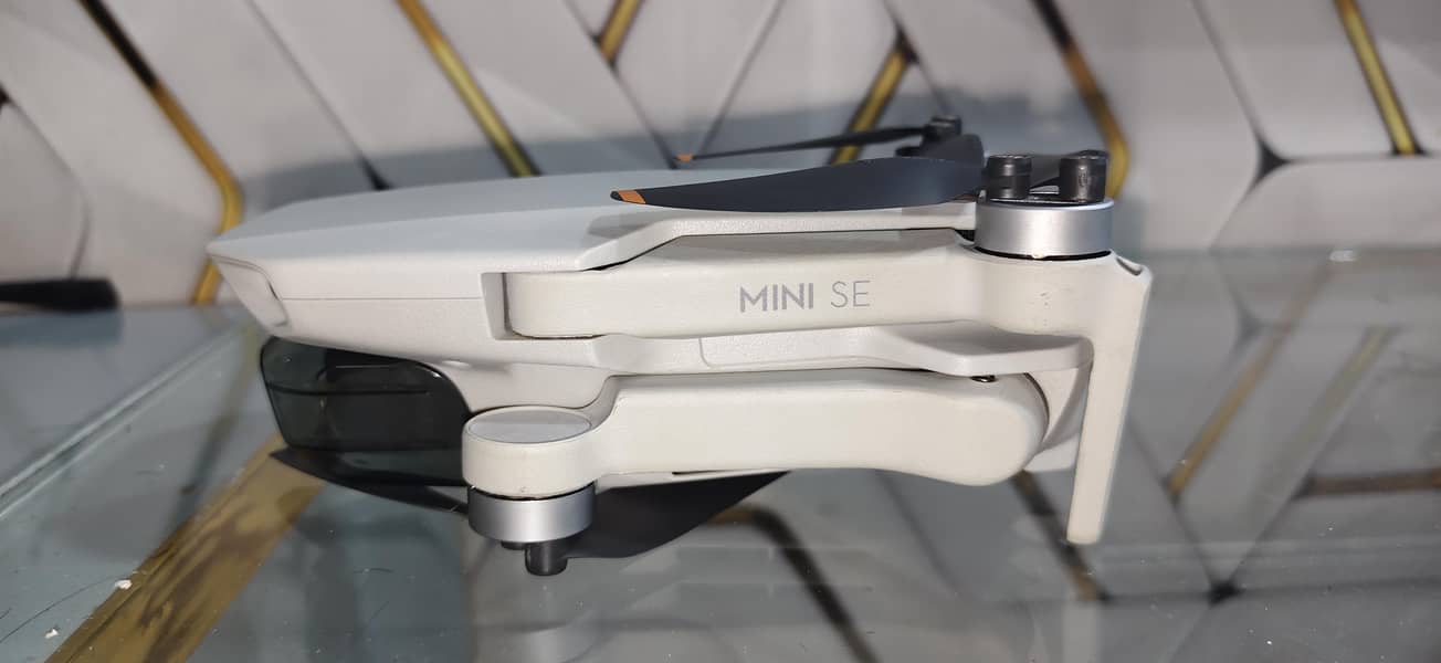 dji mini se 4