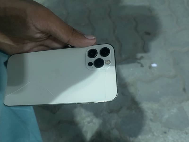 Apple iPhone 12 Pro 2