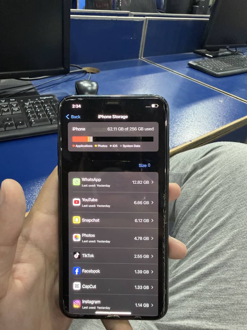 Apple iPhone 11 Pro Max 0