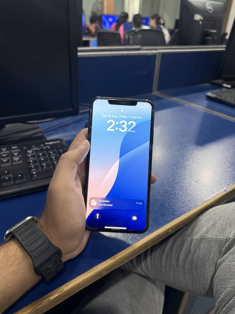 Apple iPhone 11 Pro Max 2