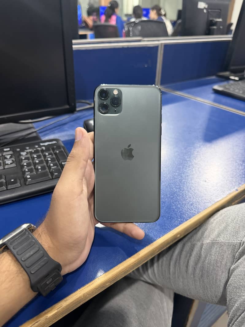 Apple iPhone 11 Pro Max 5