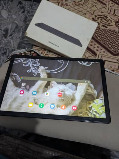 SAMSUNG TAB A8 With Box
