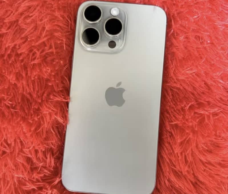 Apple iPhone 15 Pro Max 0
