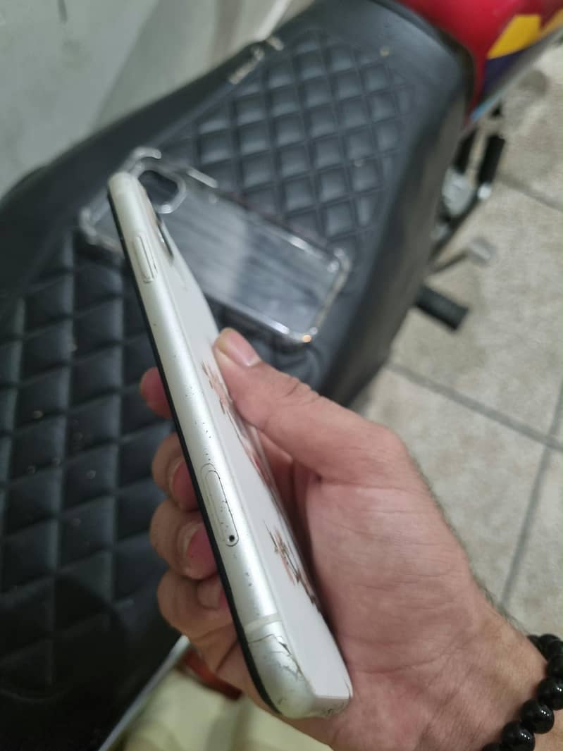 Apple iPhone 11 2