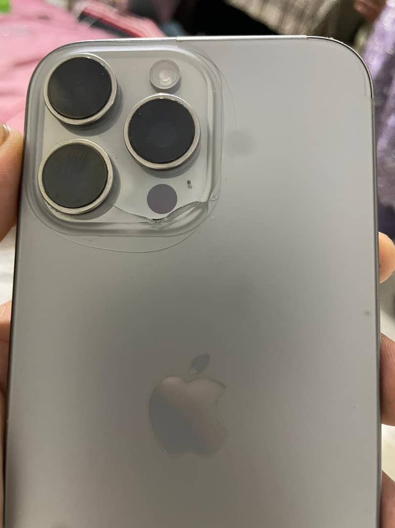 Apple iPhone 16 Pro Max 2