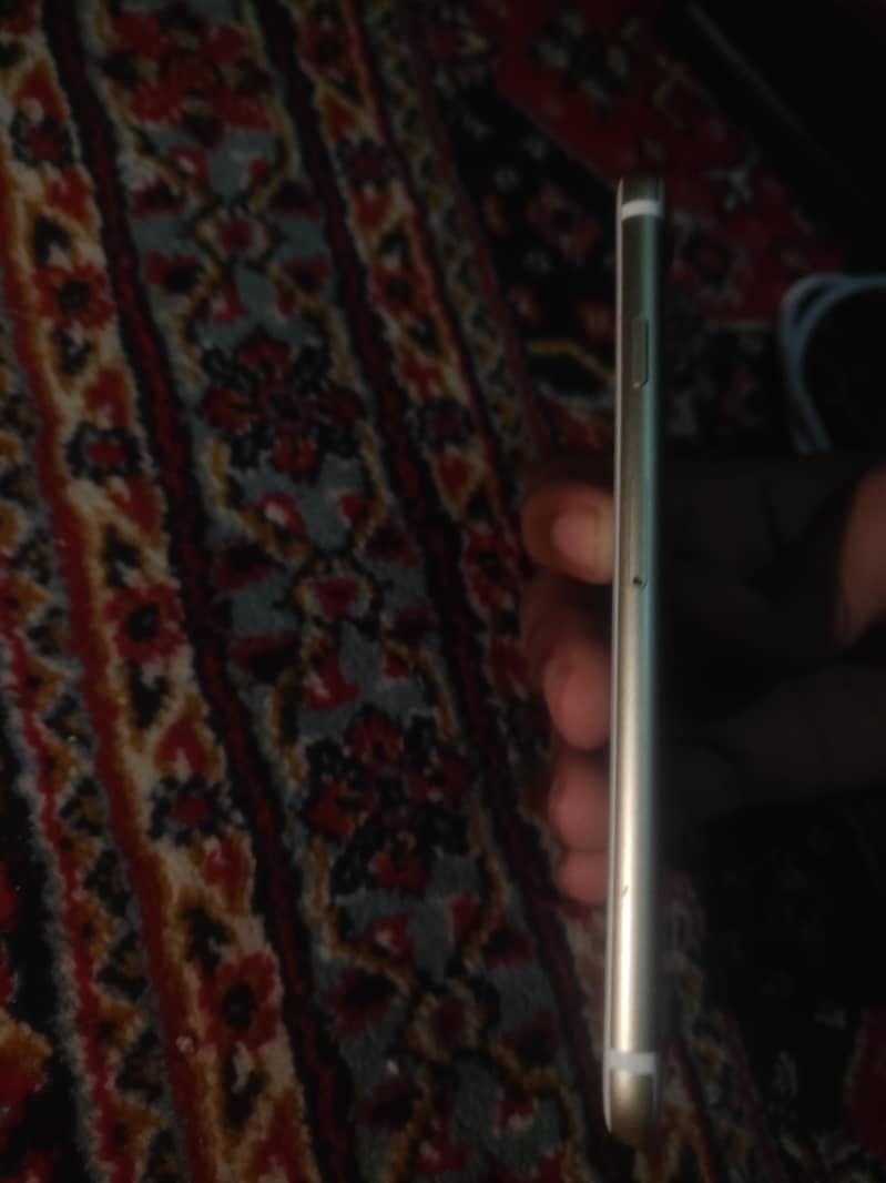 Apple iPhone 7 4