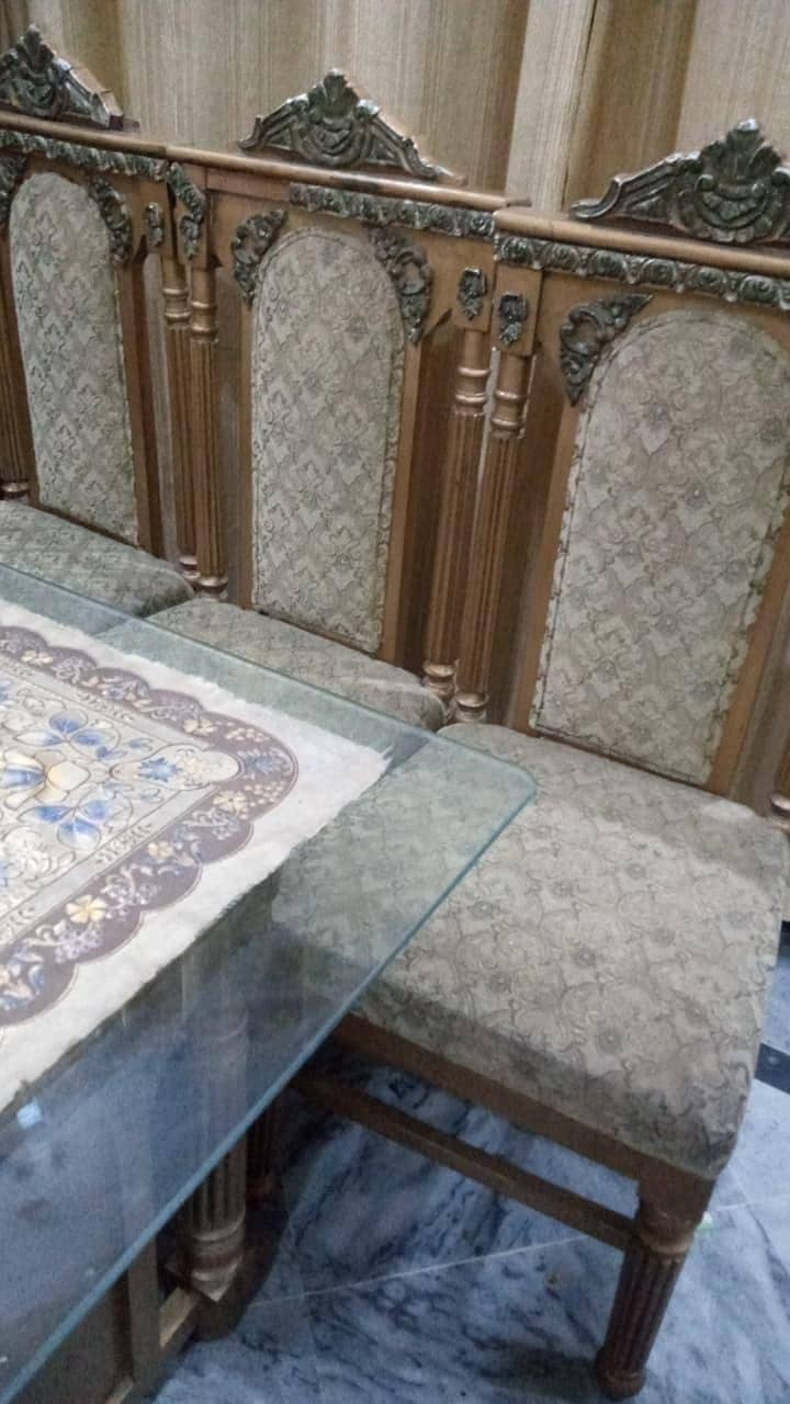 8 chairs+table 3