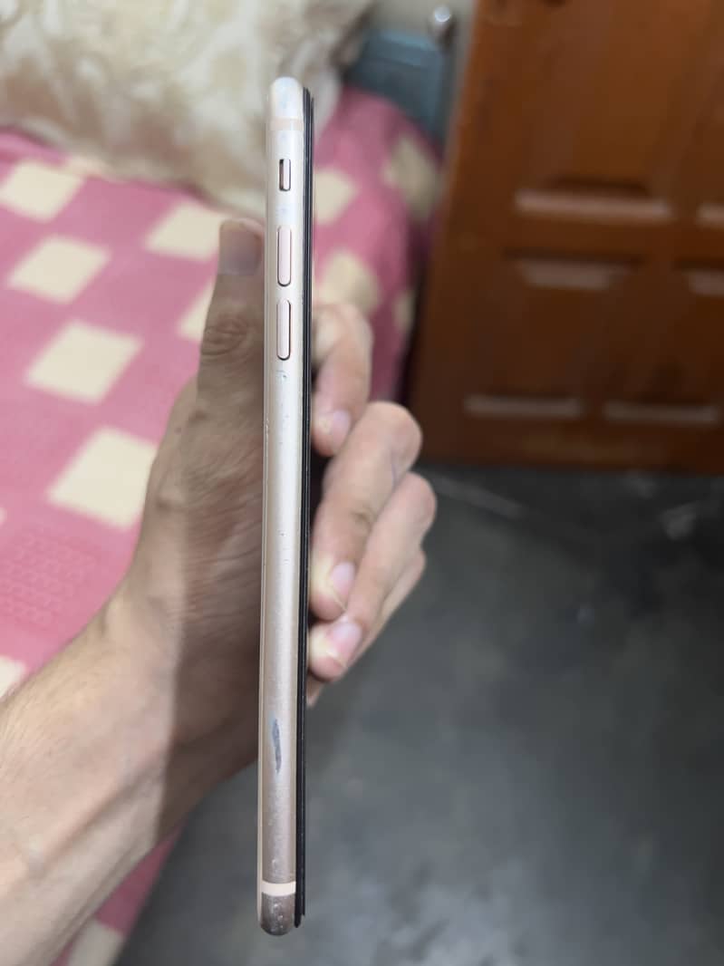 Apple iPhone 8 Plus 2
