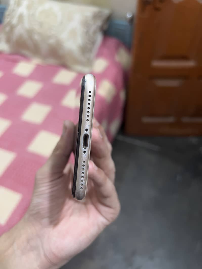 Apple iPhone 8 Plus 4