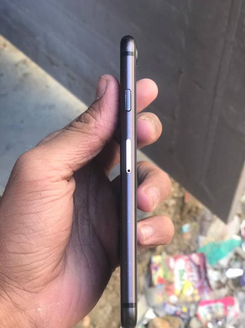 Apple iPhone 8 0