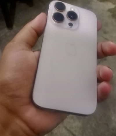 Apple iPhone 16 Pro
