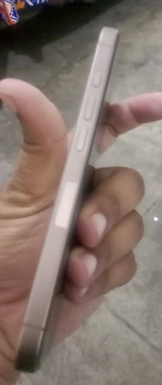 Apple iPhone 16 Pro jv 3