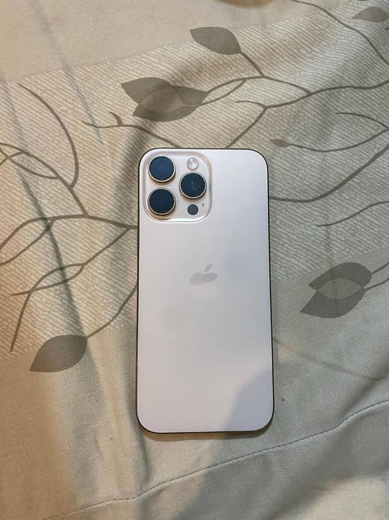 Apple iPhone 16 Pro Max 0