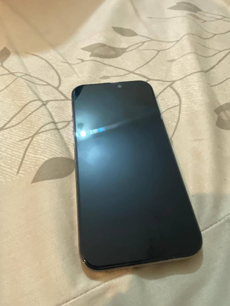 Apple iPhone 16 Pro Max 7