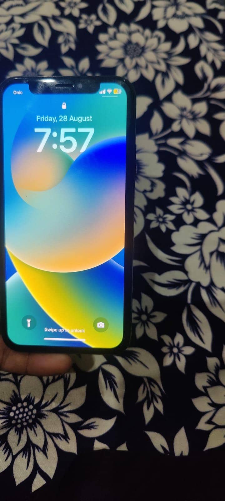 Apple iPhone X 4