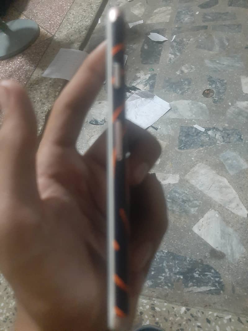 Apple iPhone 7 2