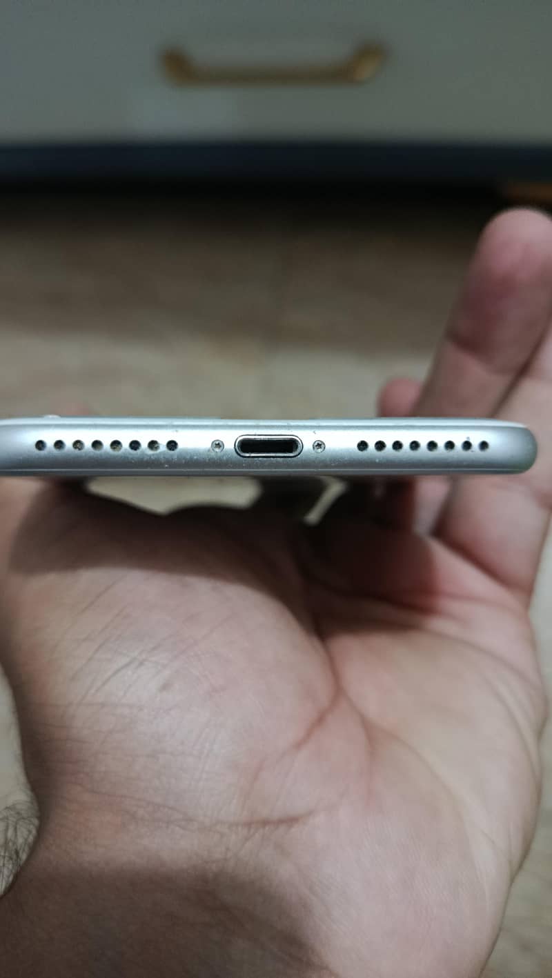 Apple iPhone 7 Plus 2