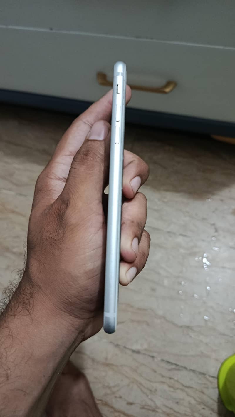 Apple iPhone 7 Plus 3