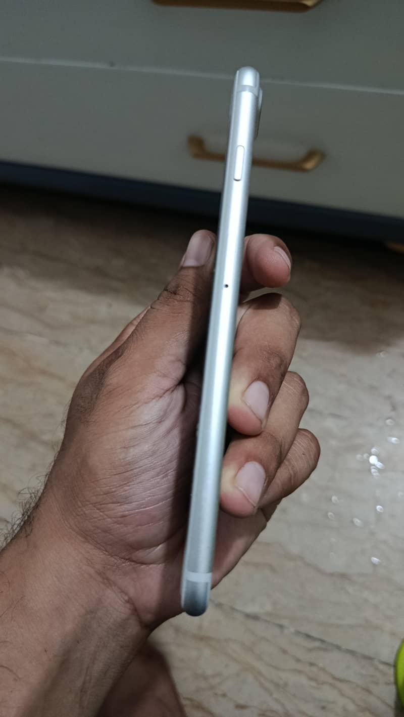 Apple iPhone 7 Plus 4