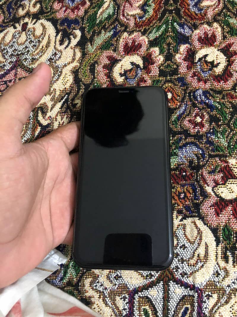 Apple iPhone XR 1