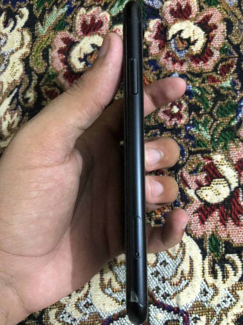 Apple iPhone XR 2