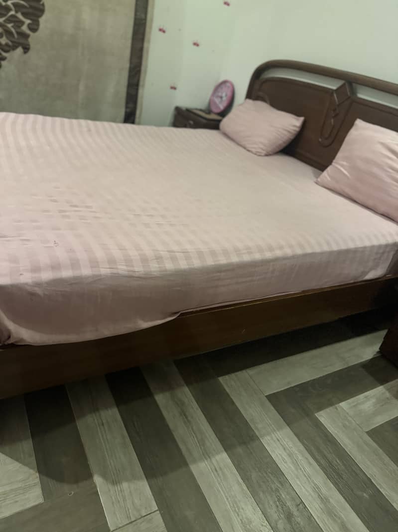 Bed side tables 3