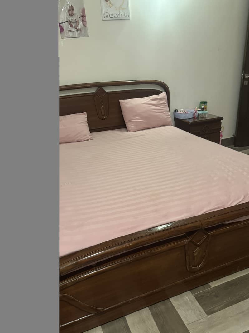 Bed side tables 7