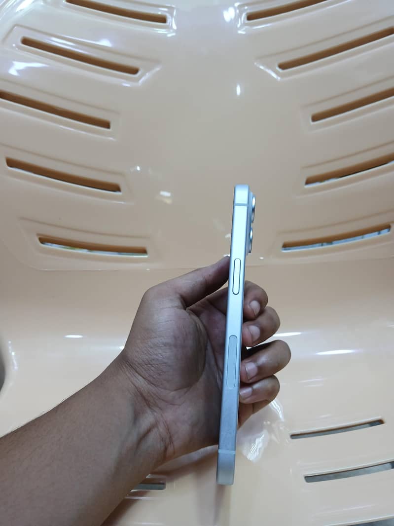 Apple iPhone 15 3