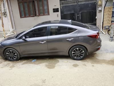 Hyundai Elantra 2022