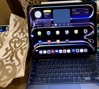 Apple iPad Pro M4 13” 100% BATTERY HEALTH + APPLE MAGIC KEYBOARD 399$