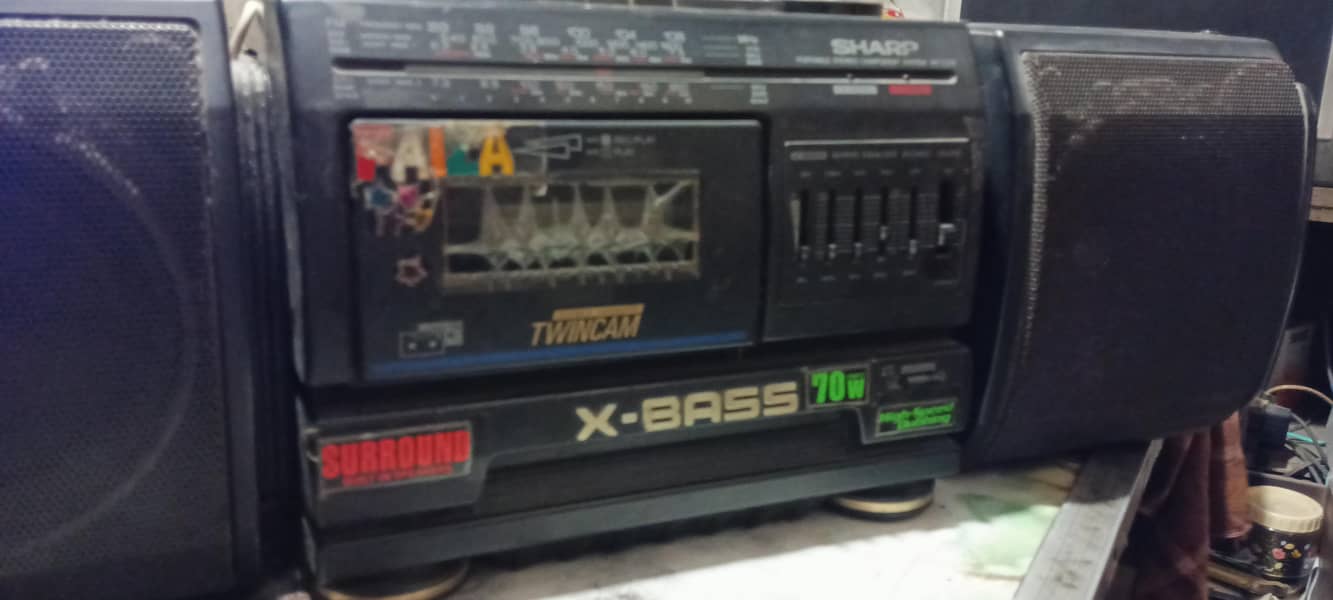 Sharp Vintage Player 1