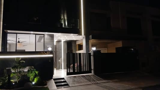 10 Marla House Available For Sale In Formanites Housing Society