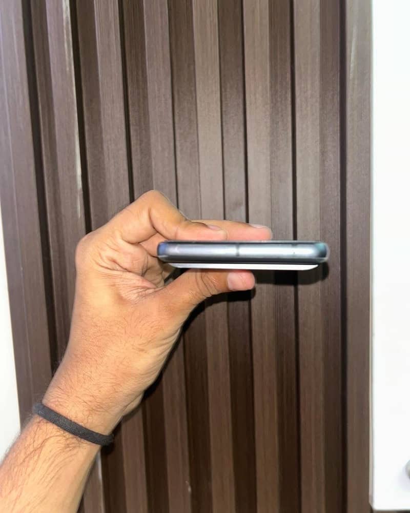 Google Pixel 7 4