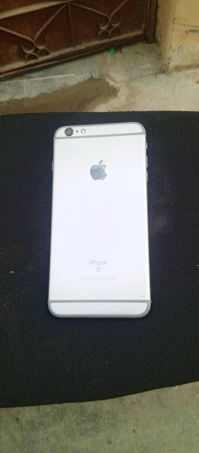Apple iPhone 6S Plus 4