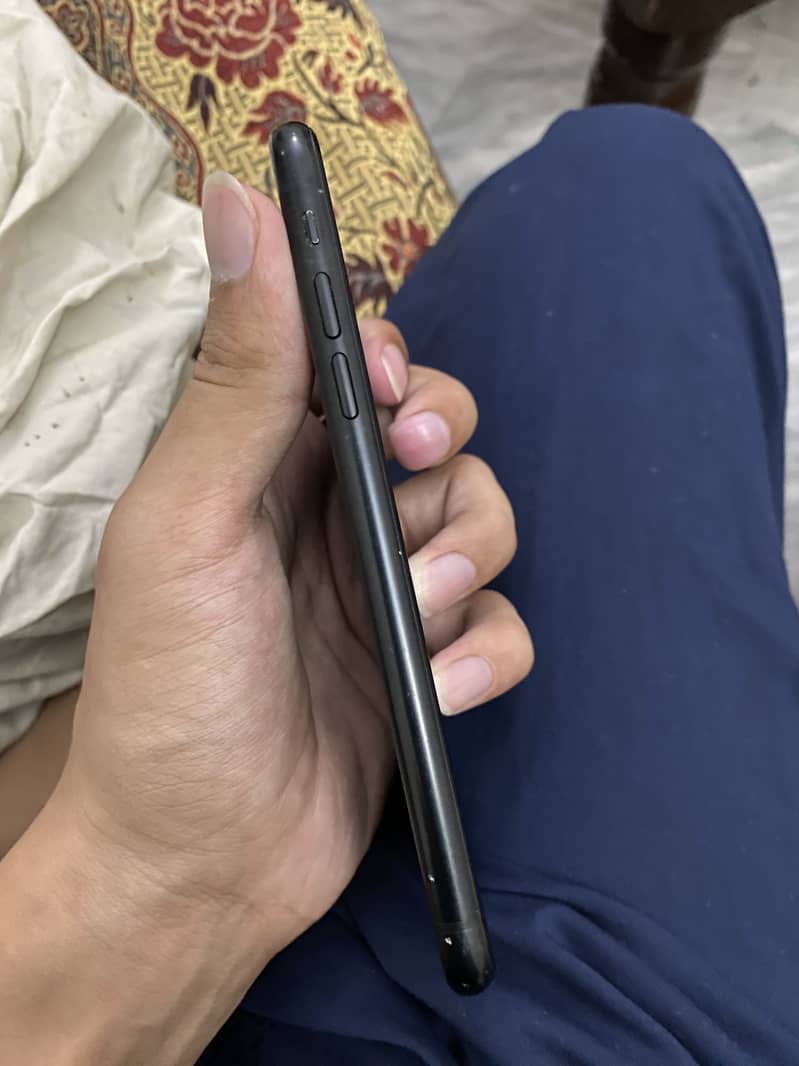 Apple iPhone XR 2