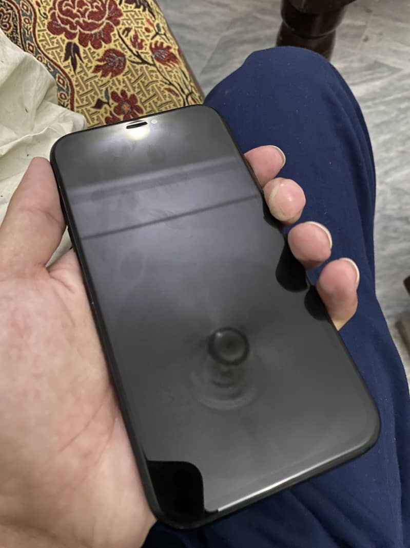 Apple iPhone XR 4