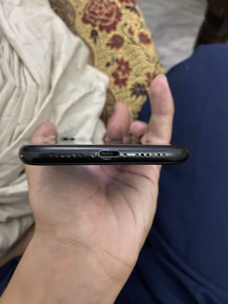Apple iPhone XR 5