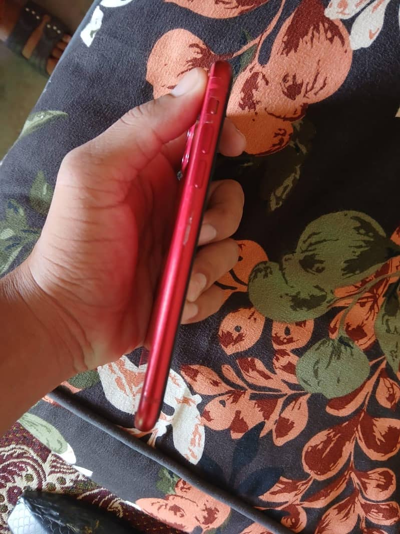 Apple iPhone 11 8