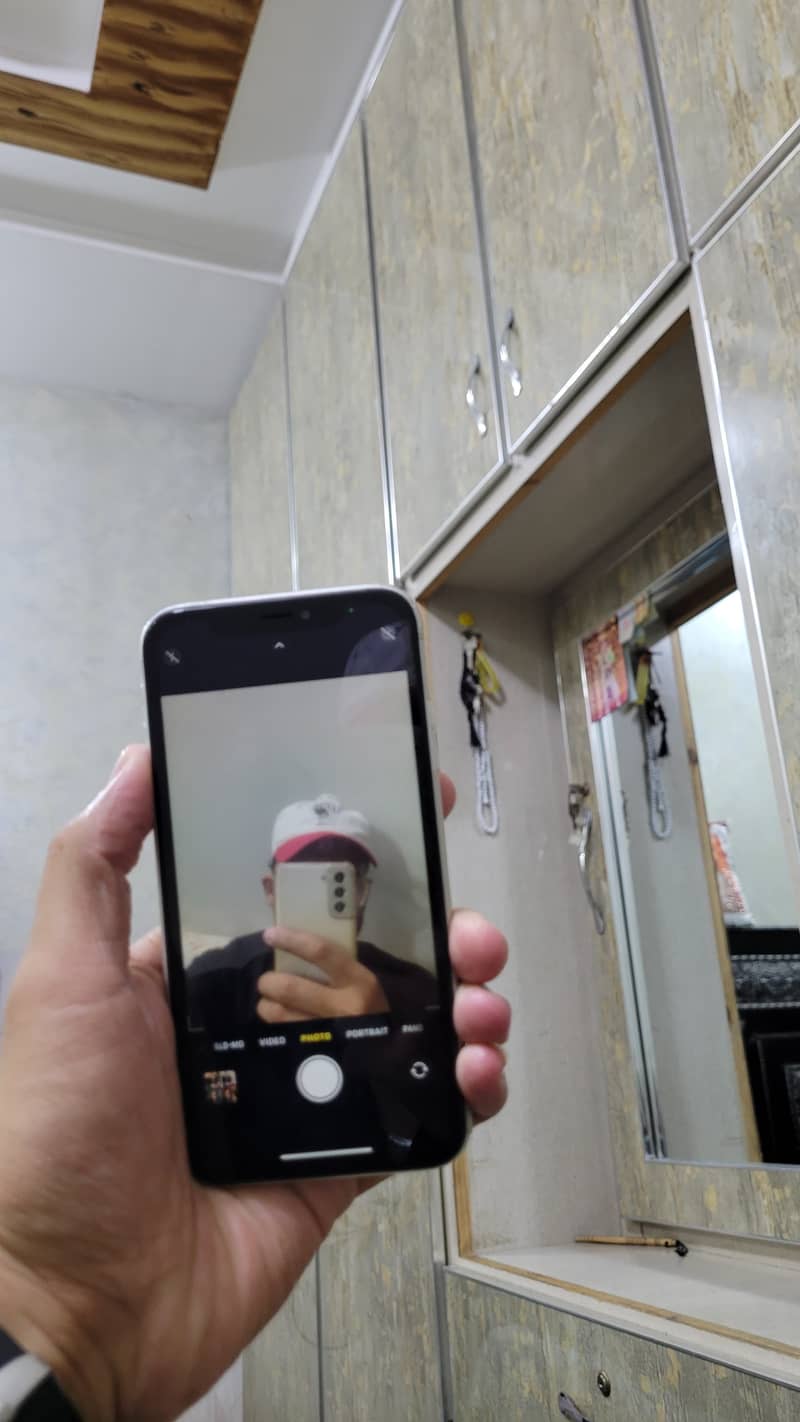 Apple iPhone XR 11