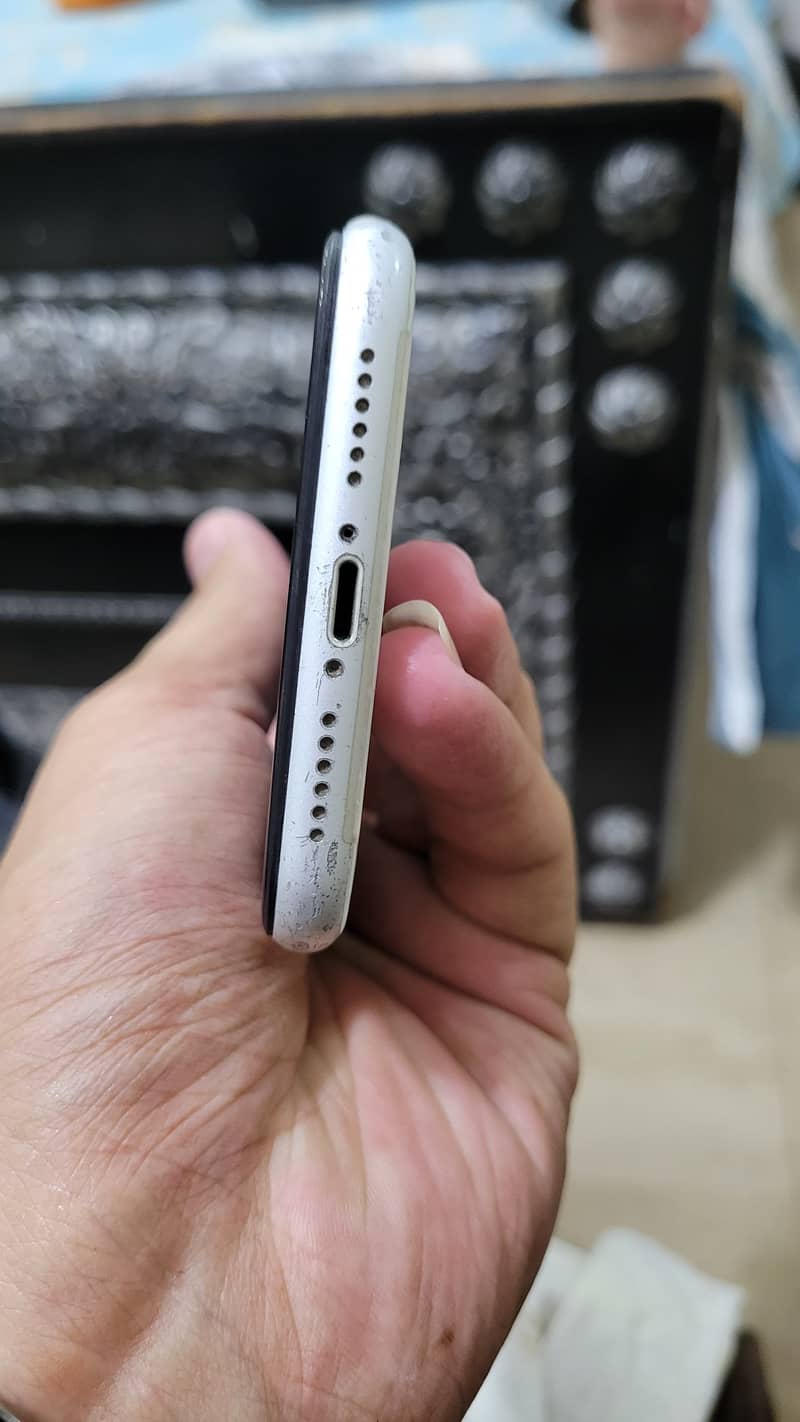 Apple iPhone XR 12