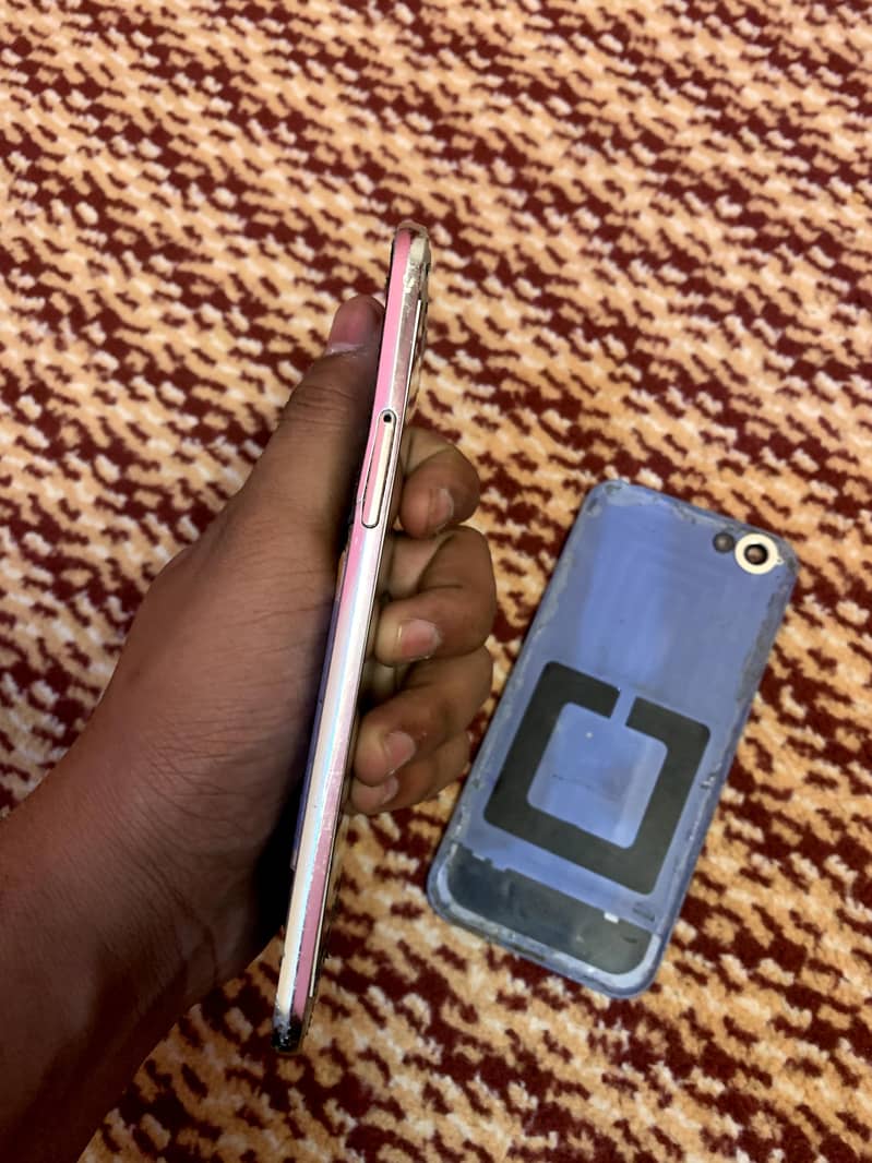 Sharp Aquos r1 2
