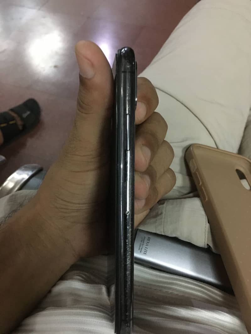 Apple iPhone X 3