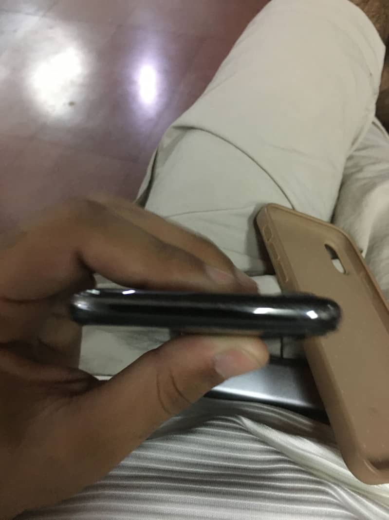 Apple iPhone X 5