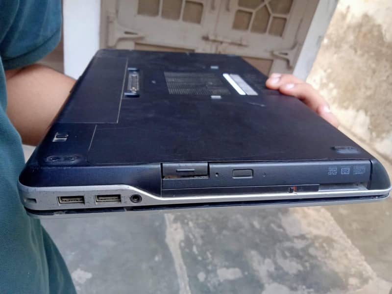 DELL LATITUDE E6440 2