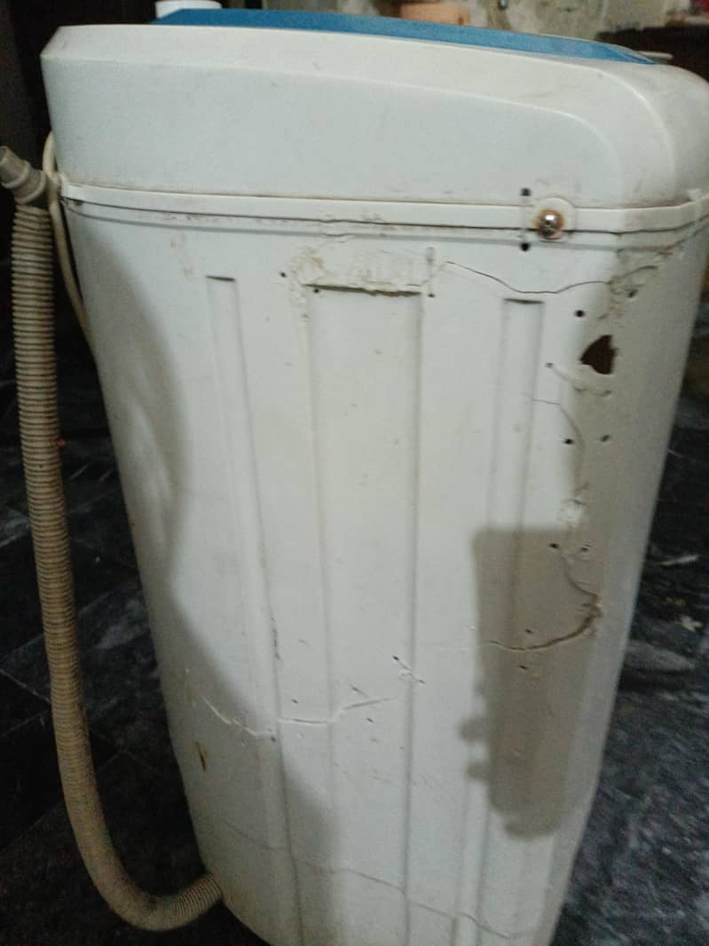 صرف چار ہزار میں کپڑے سکھانے والی مشین 3