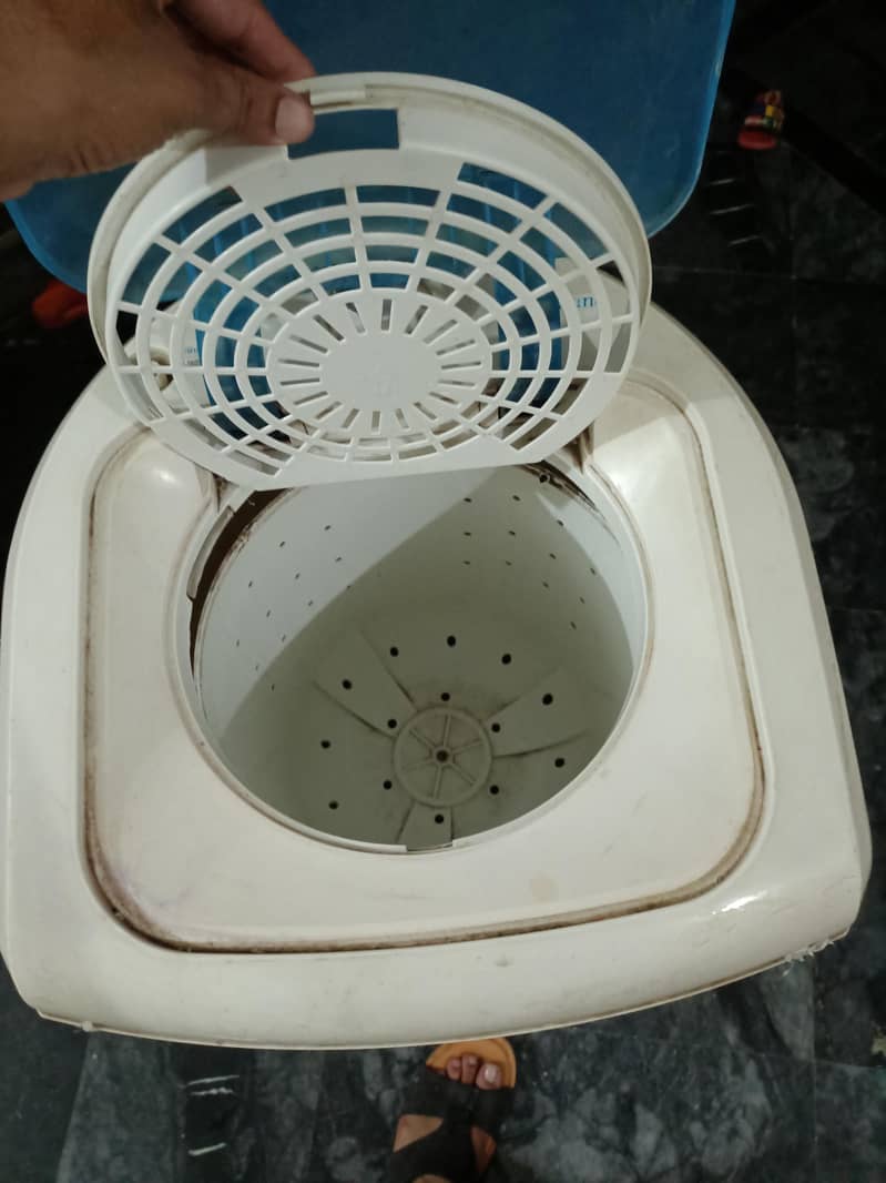 صرف چار ہزار میں کپڑے سکھانے والی مشین 4