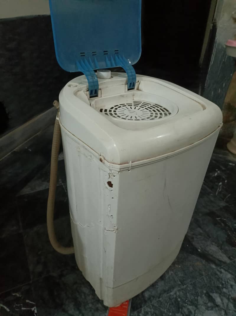 صرف چار ہزار میں کپڑے سکھانے والی مشین 6