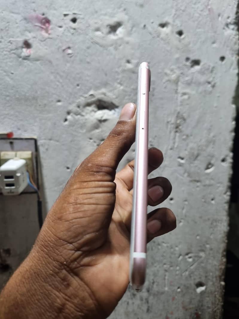 Apple iPhone 7 Plus 1