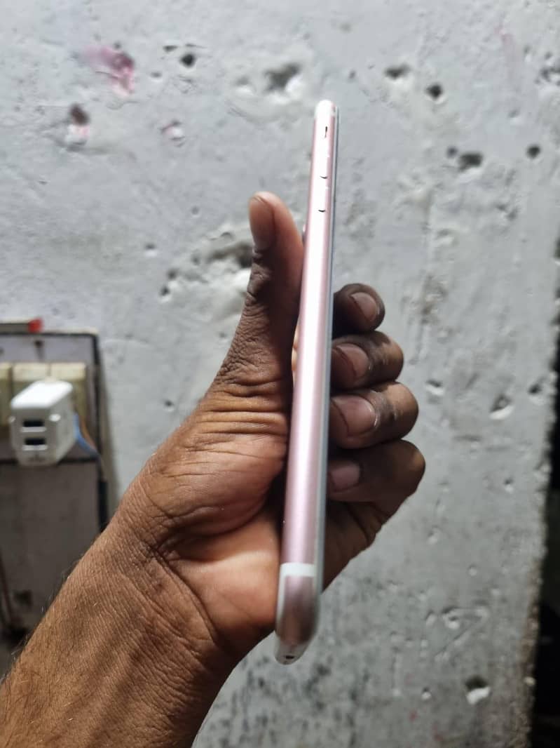 Apple iPhone 7 Plus 2