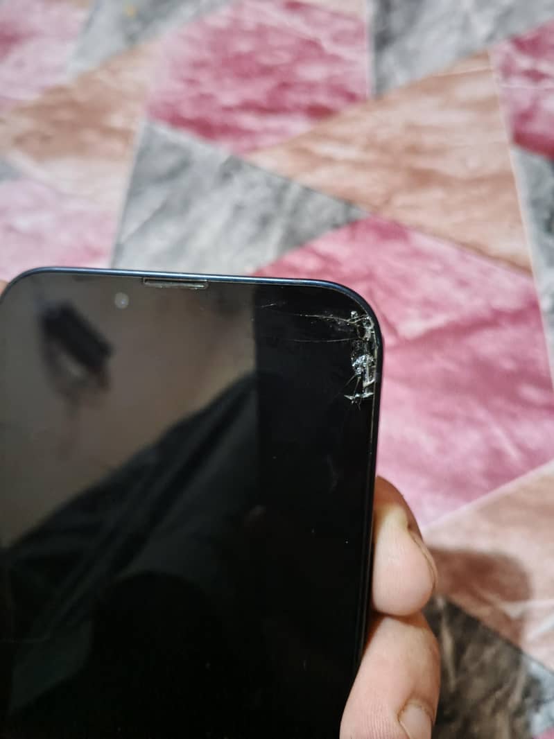 Apple iPhone 13 6